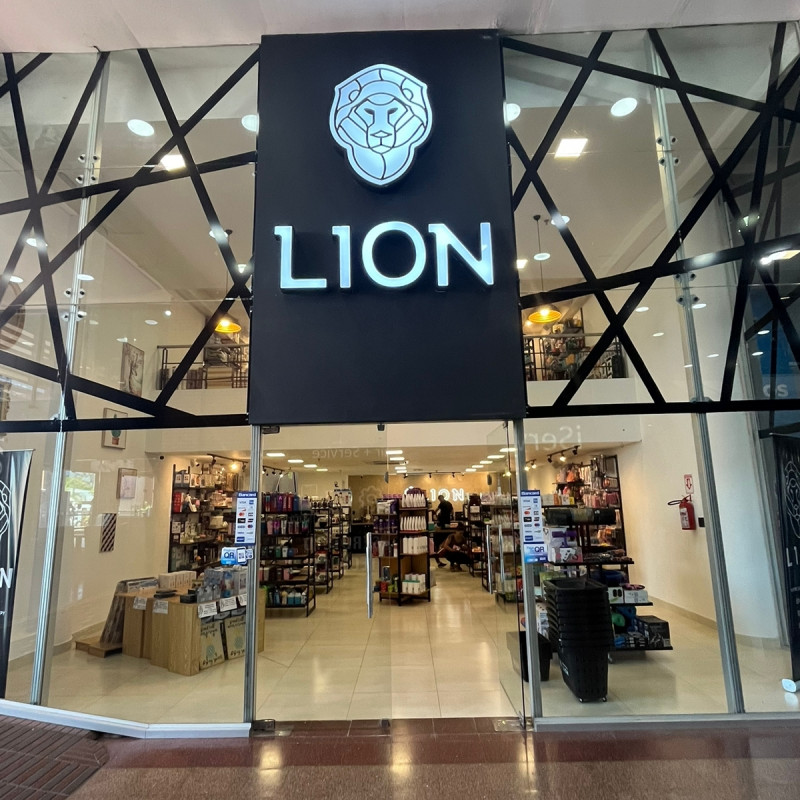 Shopping Lion